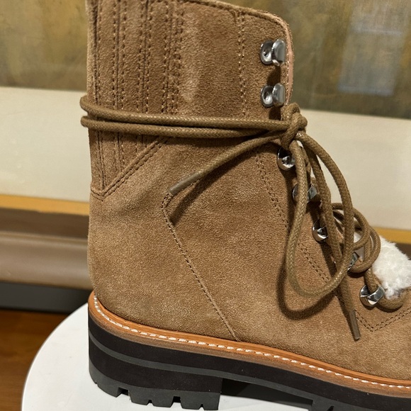 🌸MARC FISHER🌸 Izzie Lugsole Ankle Boots Size: 6M - Picture 9 of 12